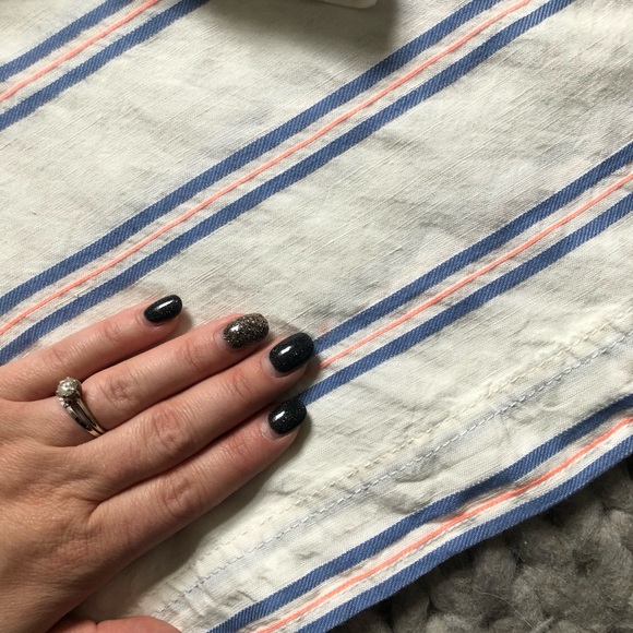 { Lou & Gray } White Striped Linen Blend Tunic - Picture 3 of 4